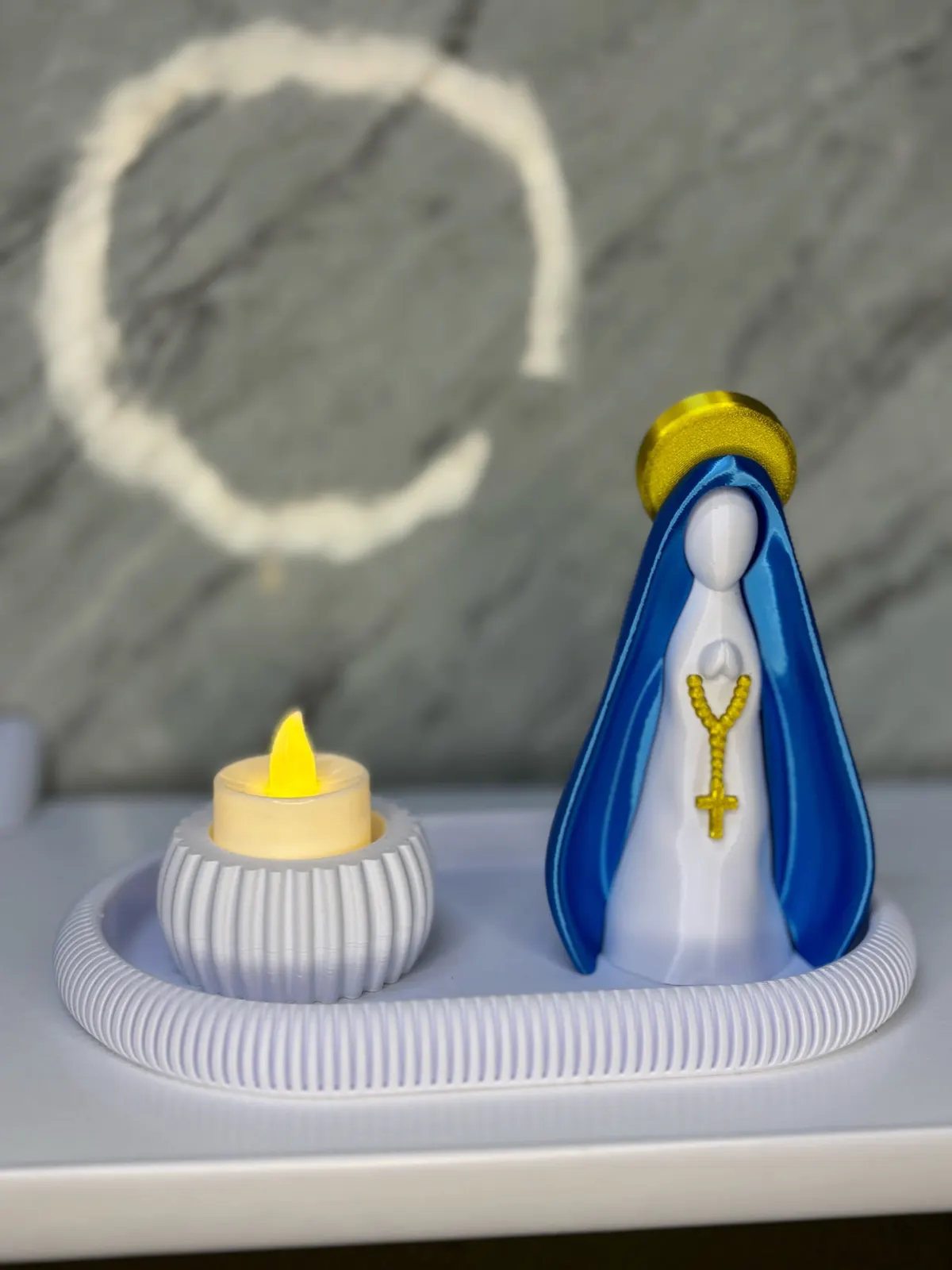 Bandeja Aura com vela e imagem de Nossa Senhora